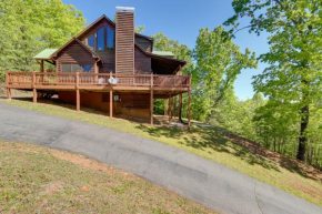 Peaceful Mineral Bluff Vacation Rental with Hot Tub